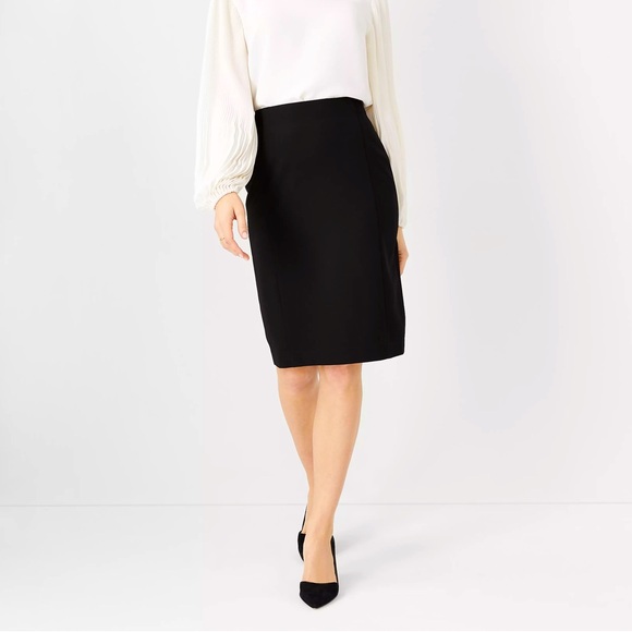 LOFT Black Seamed Pencil Skirt - Picture 1 of 6